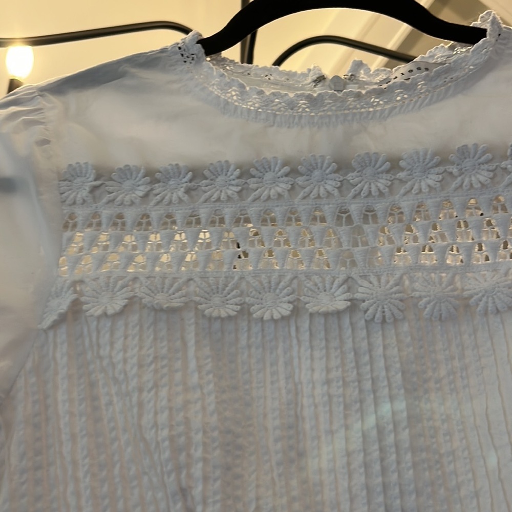 White top - Picture 3 of 3